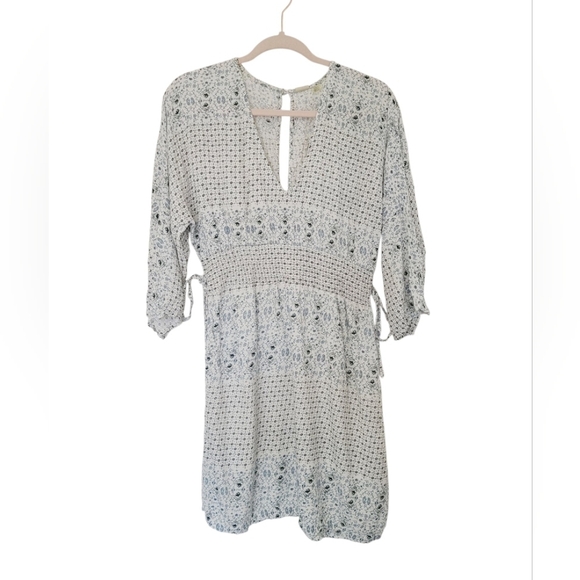 Roxy Floral Blue and White Top - Picture 3 of 6